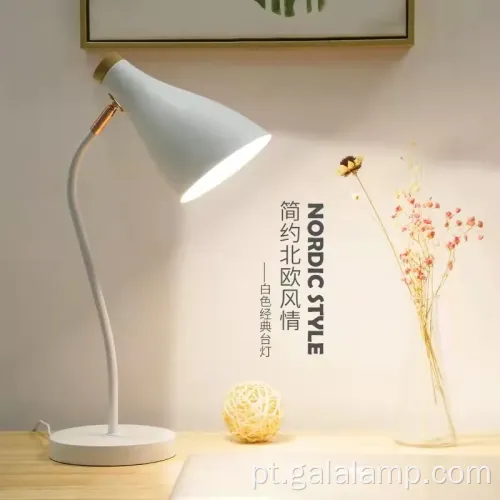 Lâmpada de mesa de LED ergonômica com tecnologia de cuidados com os olhos